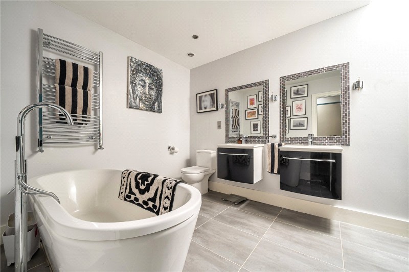 West End Grove, Farnham, Surrey, GU9