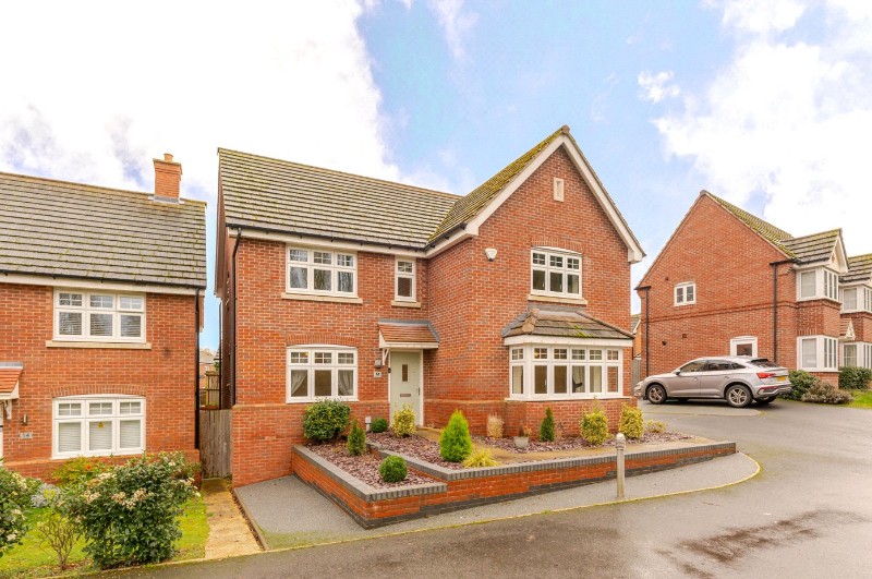 Magnolia Drive, Whitnash, Leamington Spa, Warwickshire, CV31