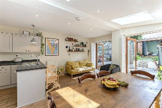 Wandsworth Road, Lambeth, London, SW8