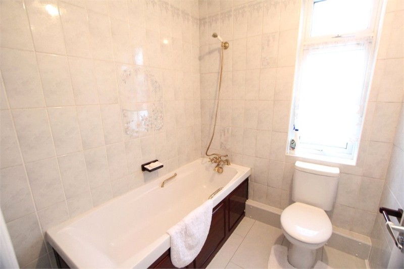 Hazelwood Grove, Leigh-on-Sea, Essex, SS9