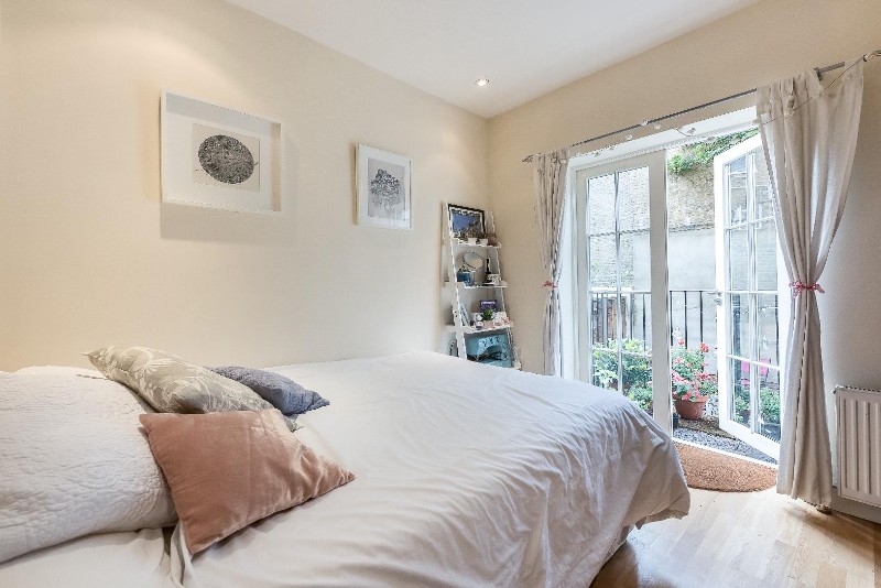 Kennington Road, SE11