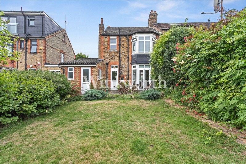 Hedge Lane, London, N13