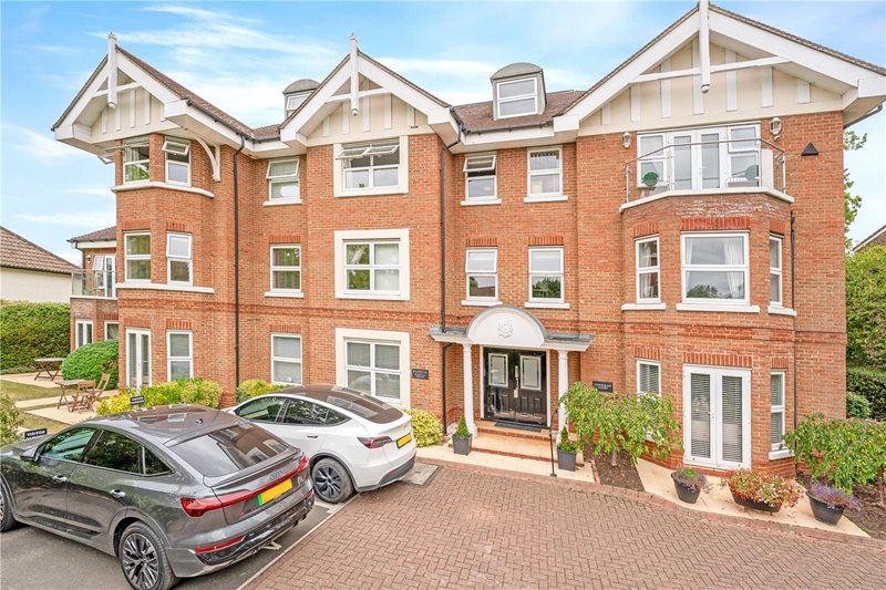 Newholme Court, 89A Oatlands Drive, Weybridge, KT13