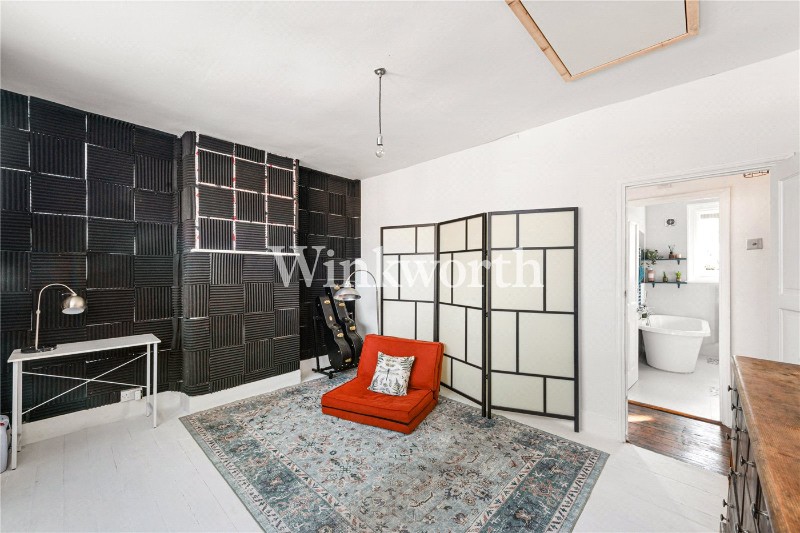 Awlfield Avenue, London, N17