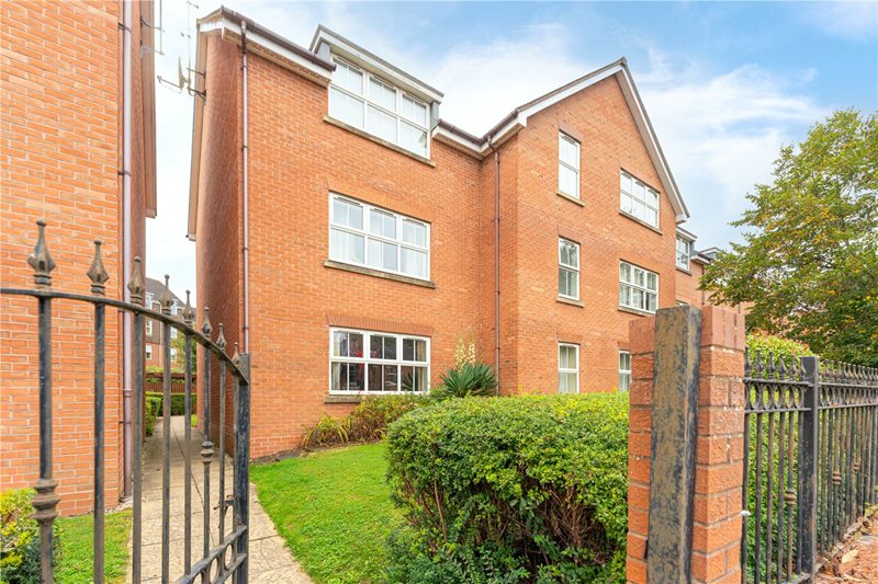 Romani Close, Warwick, Warwickshire, CV34
