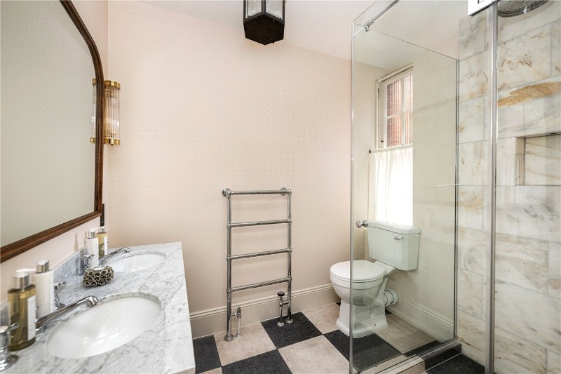 Cheyne Court, London, SW3