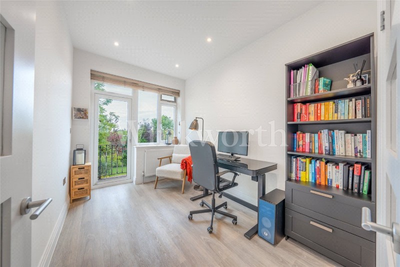 The Mount, 214 Creighton Avenue, London, N2