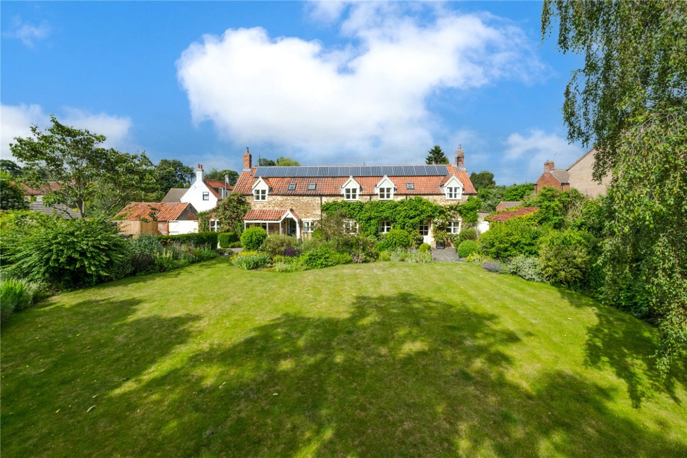 4 bedroom property for sale in West Street, Barkston, Grantham, NG32