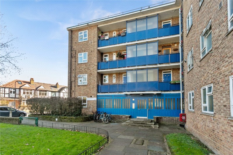 Queen Elizabeth's Close, London, N16