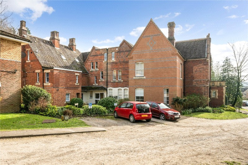 Oakwood Close, Otterbourne, Winchester, Hampshire, SO21