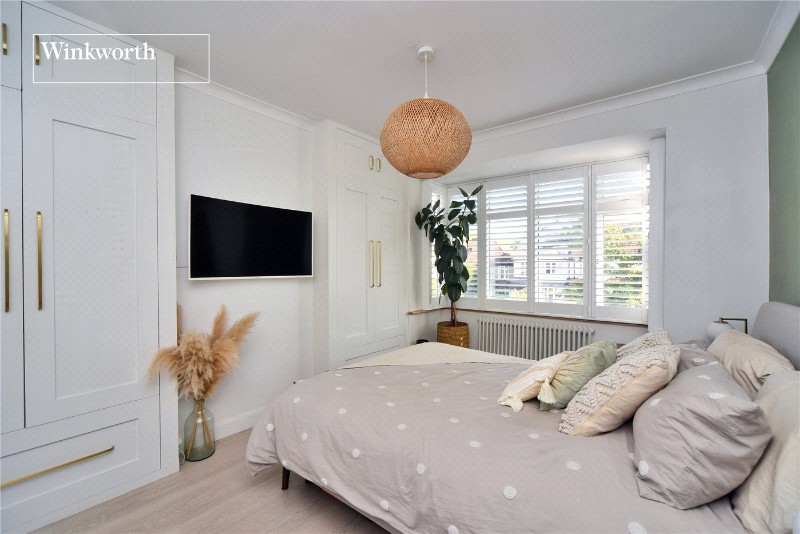 Ardrossan Gardens, Worcester Park, Surrey, KT4
