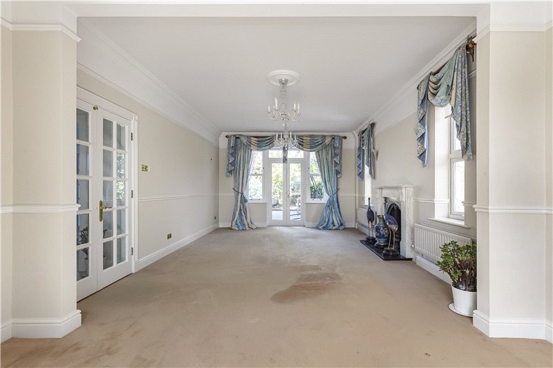 Devereux Lane, Barnes, London, SW13