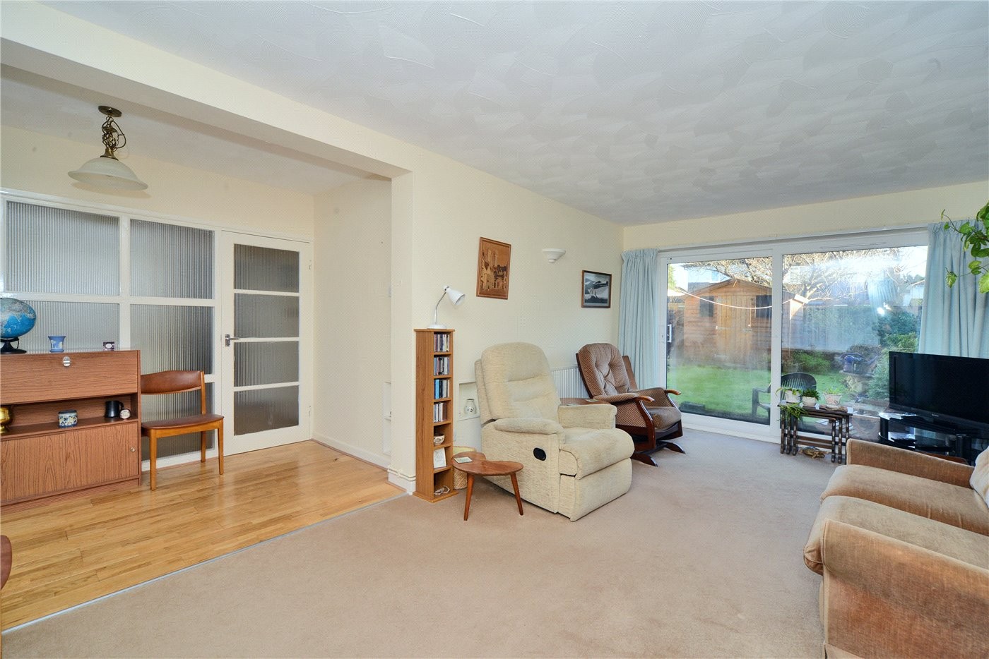 2 bedroom property for sale in Courtlands Crescent, Banstead, Surrey