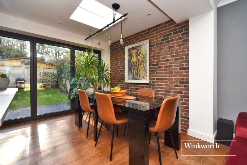 Inveresk Gardens, Worcester Park, KT4