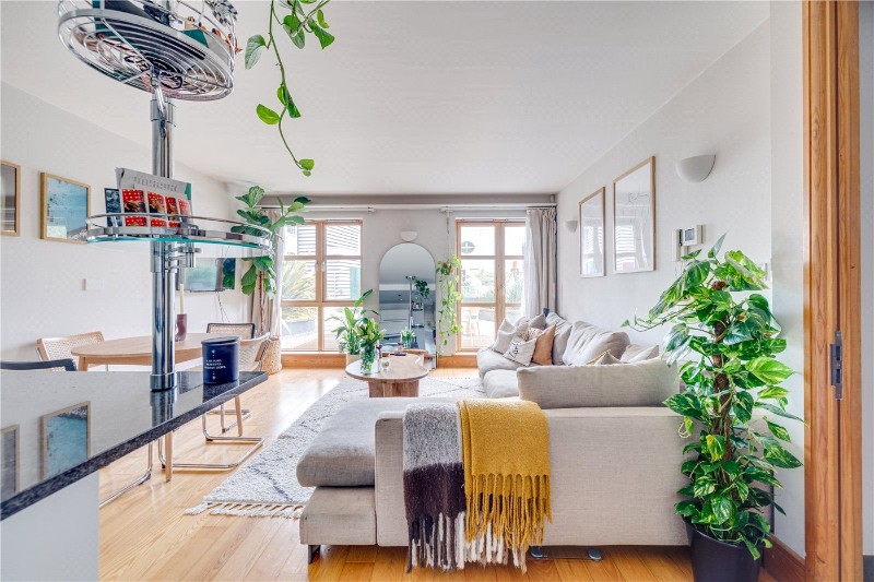 Farm Lane, London, SW6