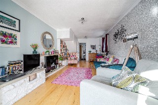 Waterside Close, London, SE16