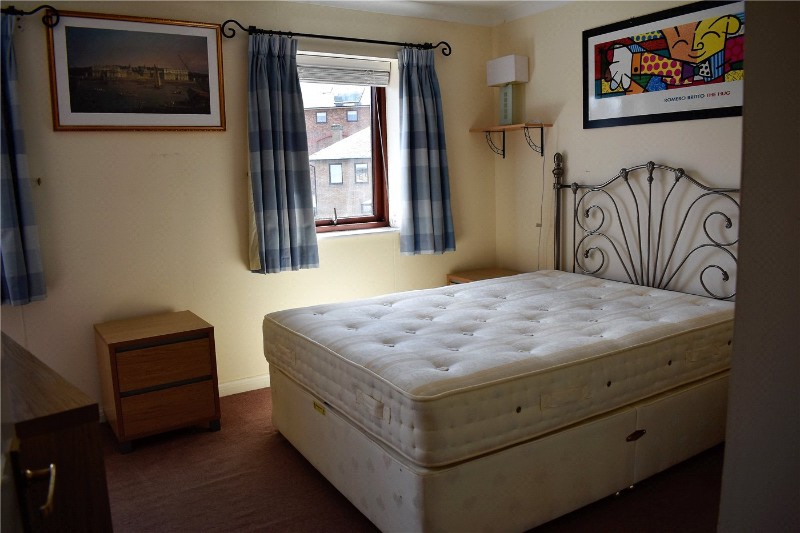 Plover Way, London, SE16