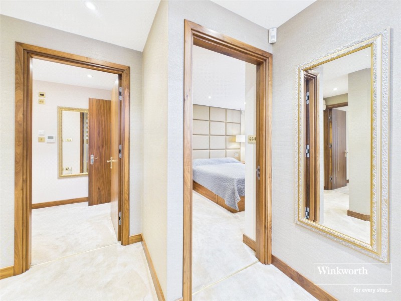 Edgeworth Crescent, London, NW4