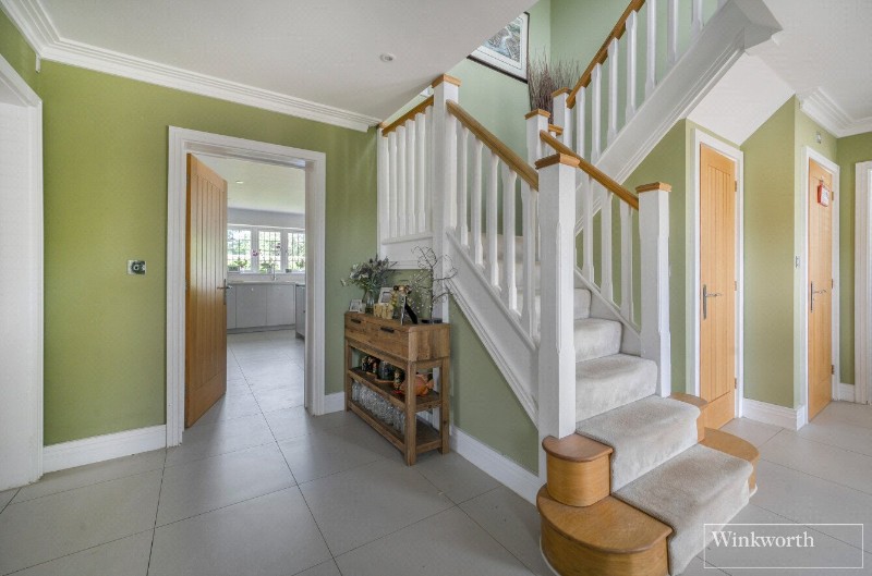 Bagshot Road, Chobham, Surrey, GU24