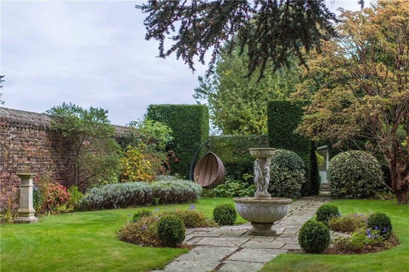 Park House, Hampton Court Road, Surrey, KT8