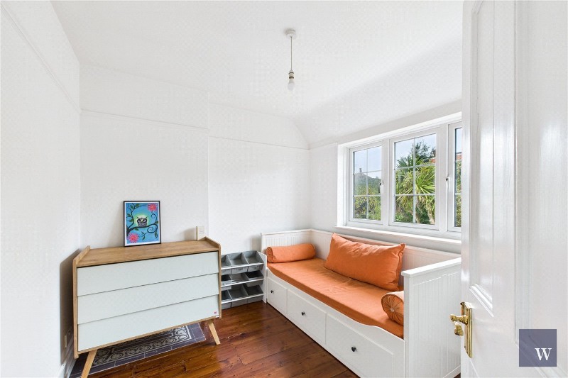 Cricklade Avenue, London, SW2