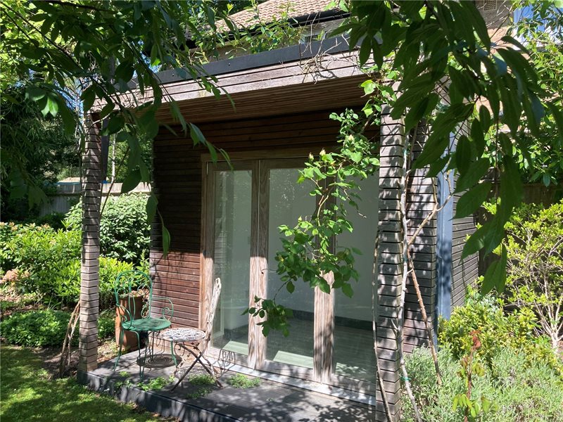 New Wokingham Road, Crowthorne, Berkshire, RG45