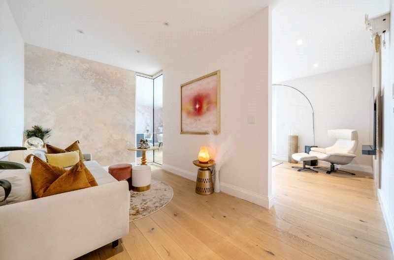 Inglis Way, Mill Hill East, London, NW7