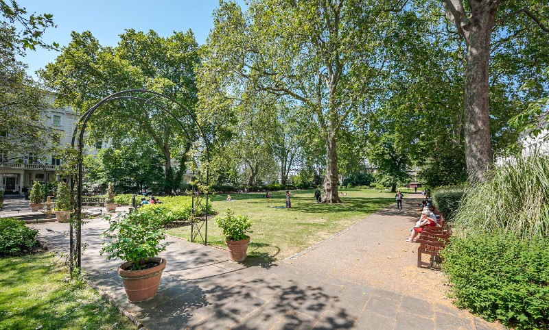 St Georges Square, London, SW1V