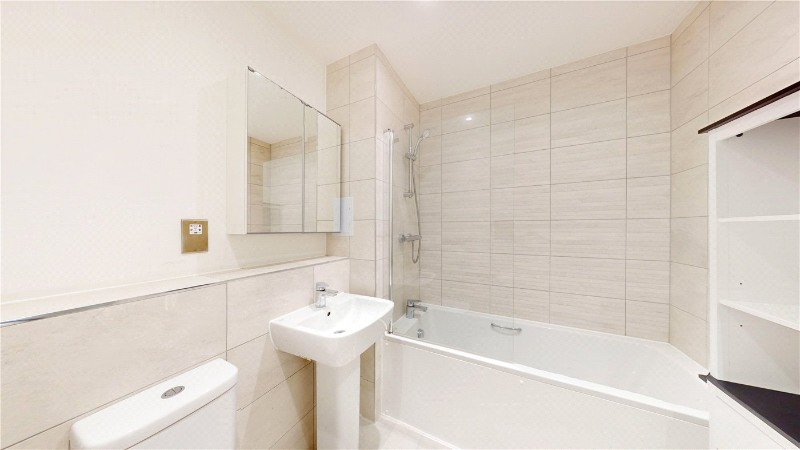 Louis Close, London, N7