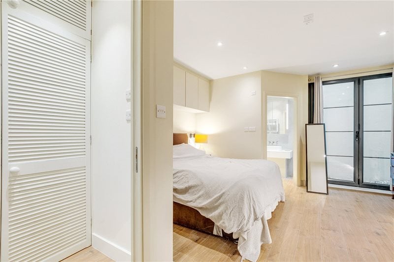 Richards Place, London, SW3