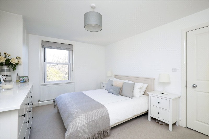 Grange Park, London, W5