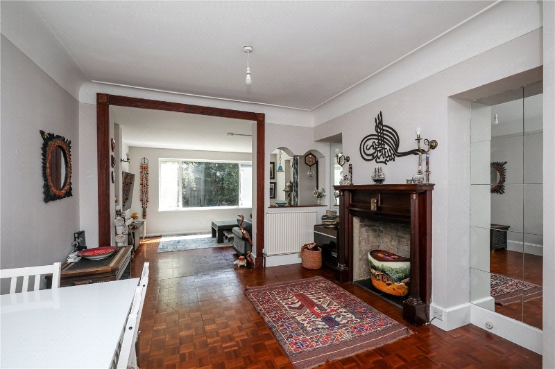 Evelyn Grove, London, W5