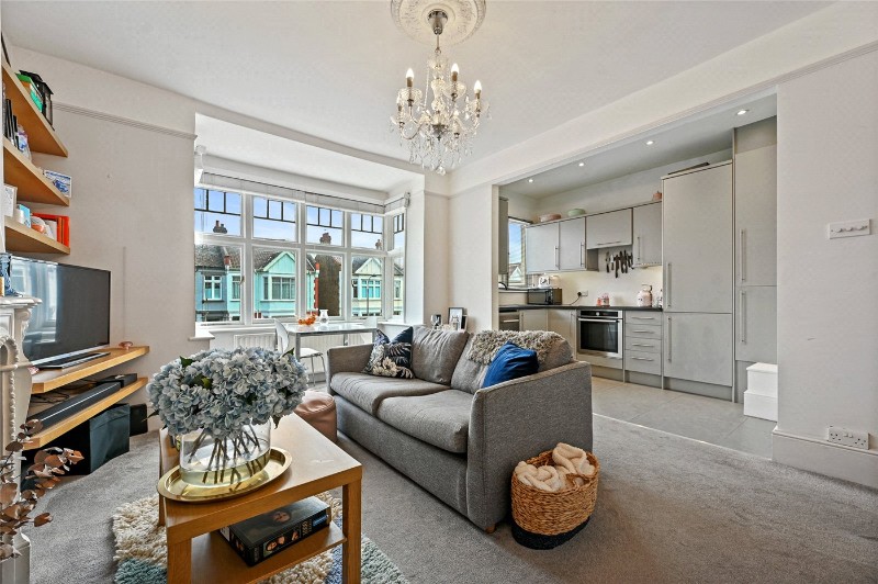 Wormholt Road, London, W12