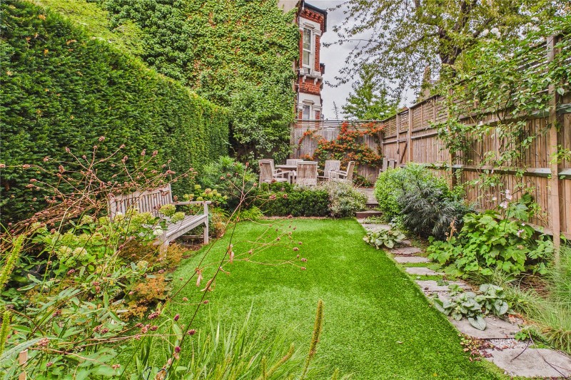 Gubyon Avenue, London, SE24