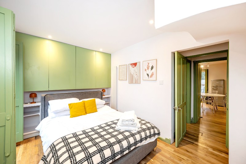 Chesterton Road, London, W10