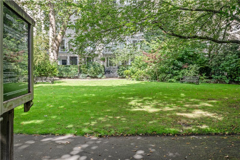 Cornwall Gardens, London, SW7
