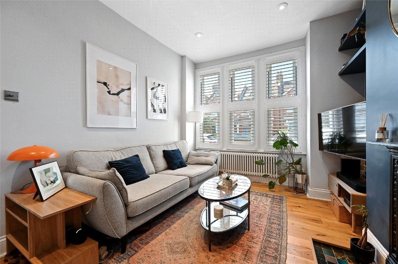 Oaklands Grove, London, W12