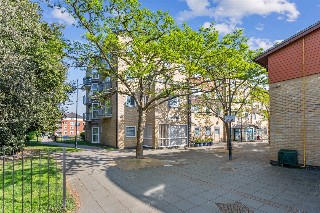 Macmillan Way, London, London, SW17