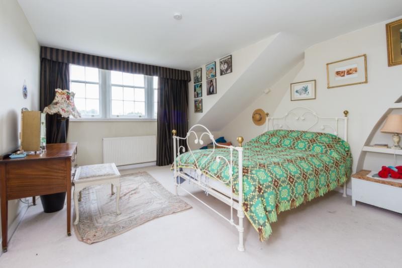 Castelnau, Barnes, SW13