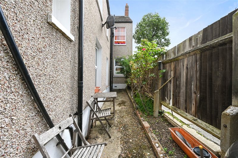 Collingbourne Road, London, W12