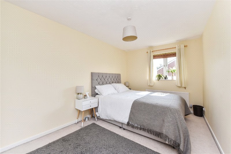 Stonechat Close, Petersfield, Hampshire, GU31