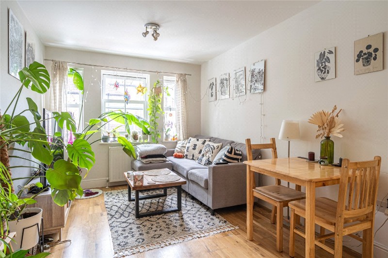 Guernsey Grove, London, SE24