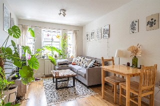 Guernsey Grove, London, SE24