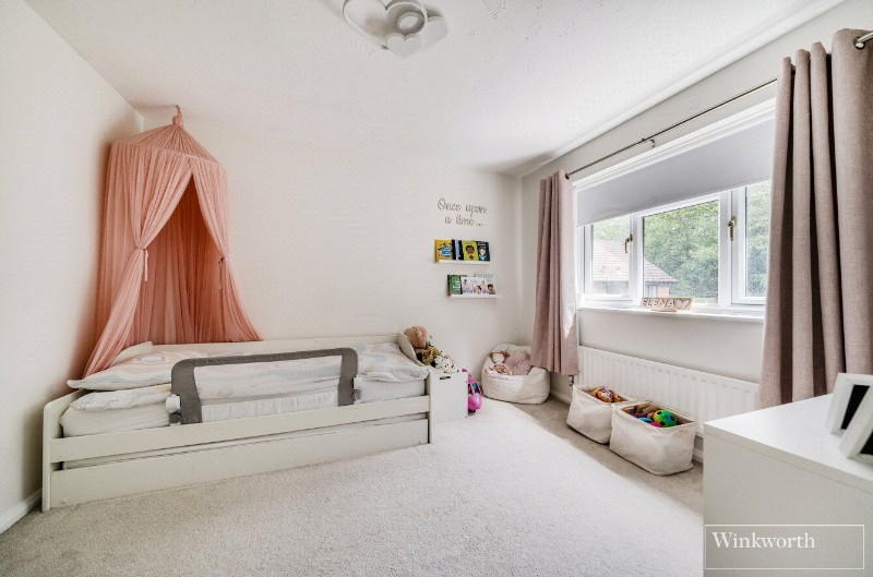 Drayhorse Drive, Bagshot, Surrey, GU19