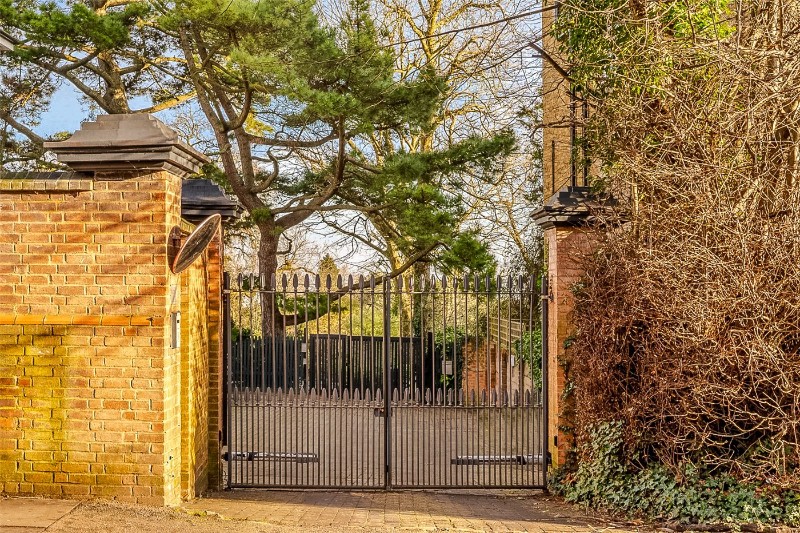 Southwood Lane, London, N6