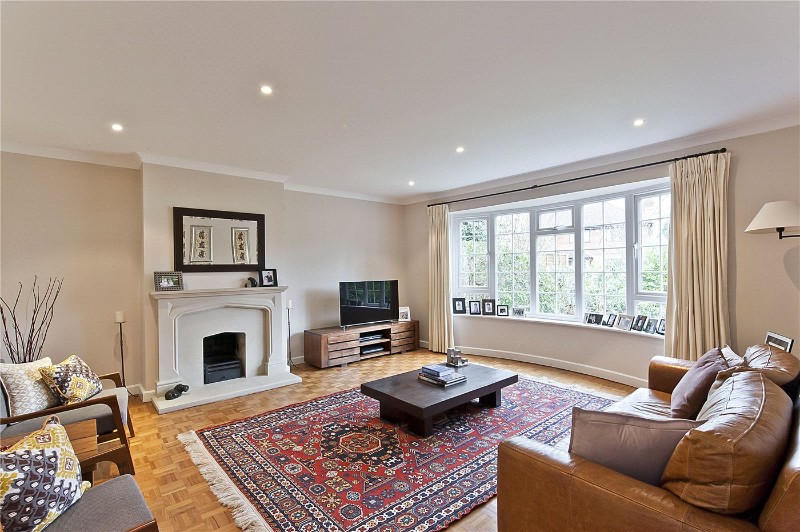 Woodland Grove, Weybridge, KT13