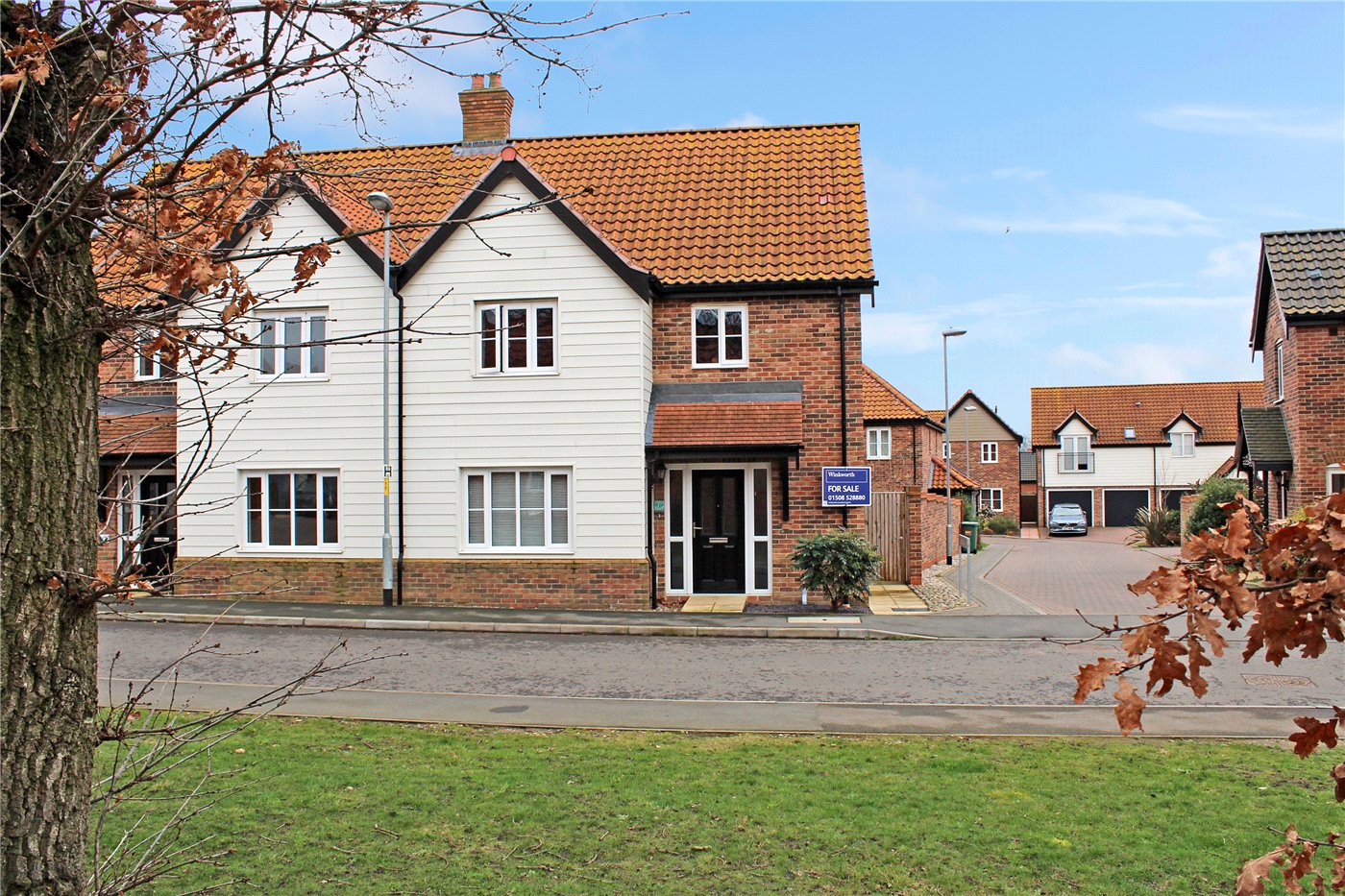 3 bedroom property for sale in Potters Way, Poringland, Norwich, NR14