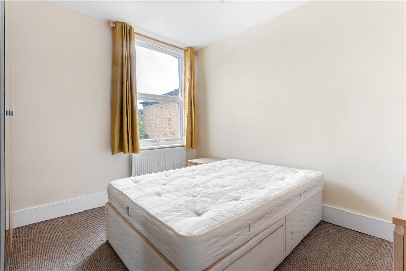 Pitcairn Road, London, CR4