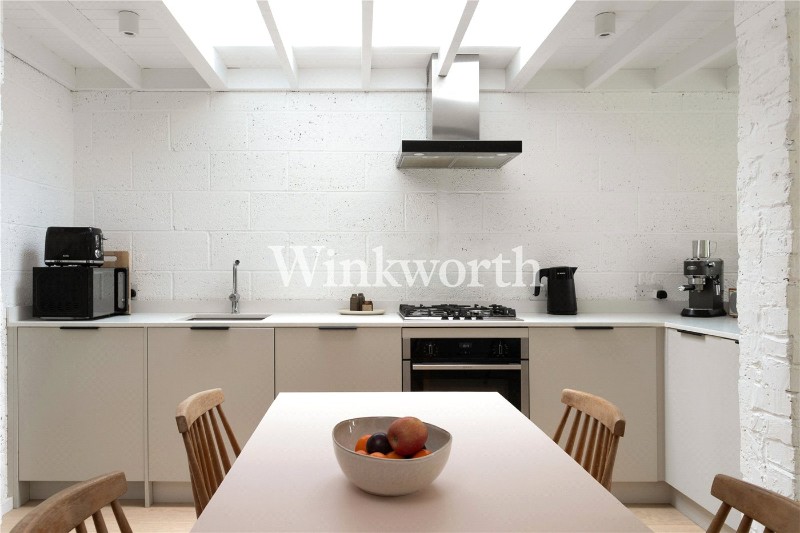 Kirkstall Avenue, London, N17