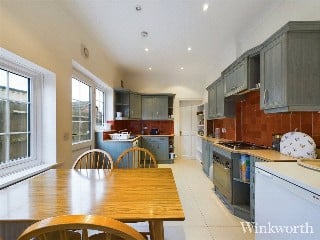 Tring Avenue, London, W5